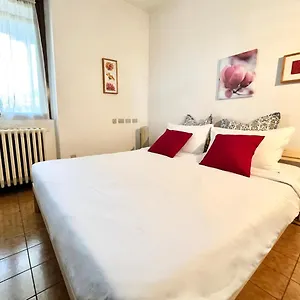 Green Apartment Apartment Albavilla